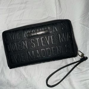 Steve Madden wallet with wrist band